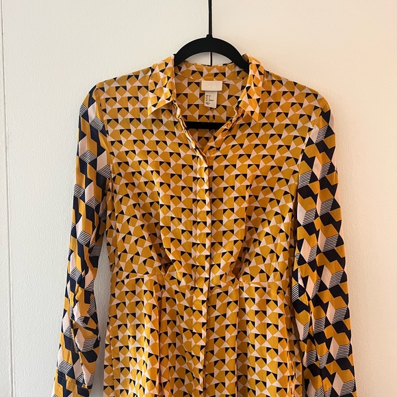 H&M 2pc Blouse and Slacks set - Picture 2 of 6